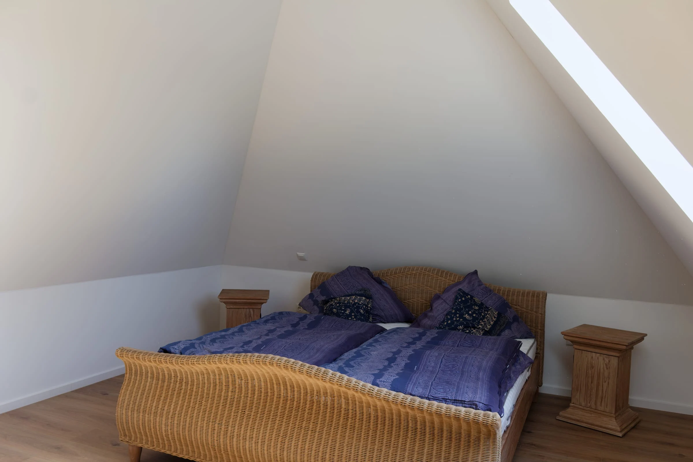 Schlafbereich von Ferienwohnung 1 unter der Dachschräge